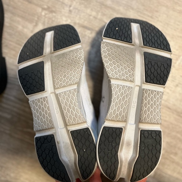 On Cloudgo running shoe - Picture 9 of 11